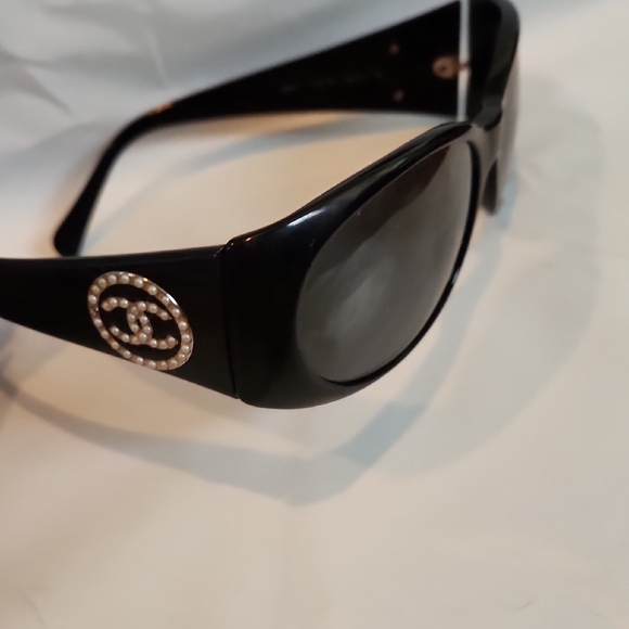 CHANEL Vintage Sunglasses - Picture 1 of 5